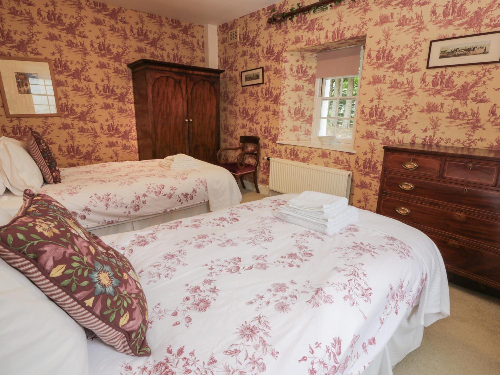 Fordie East Cottage ครีฟ ภายนอก รูปภาพ